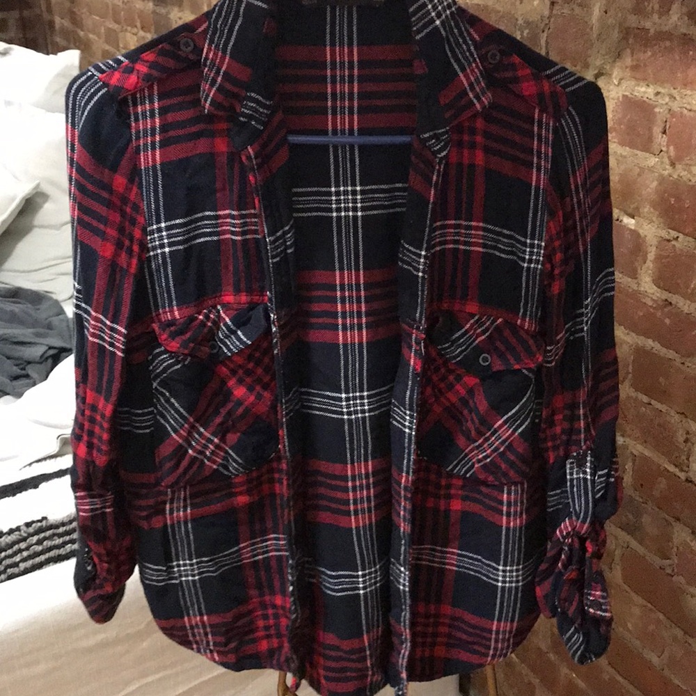 Black/red buttoned down shirt